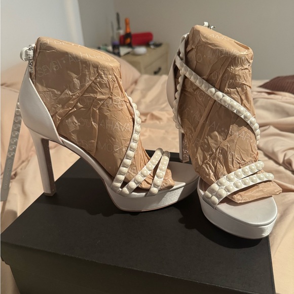 LOVE DRESS SANDAL - Picture 8 of 13